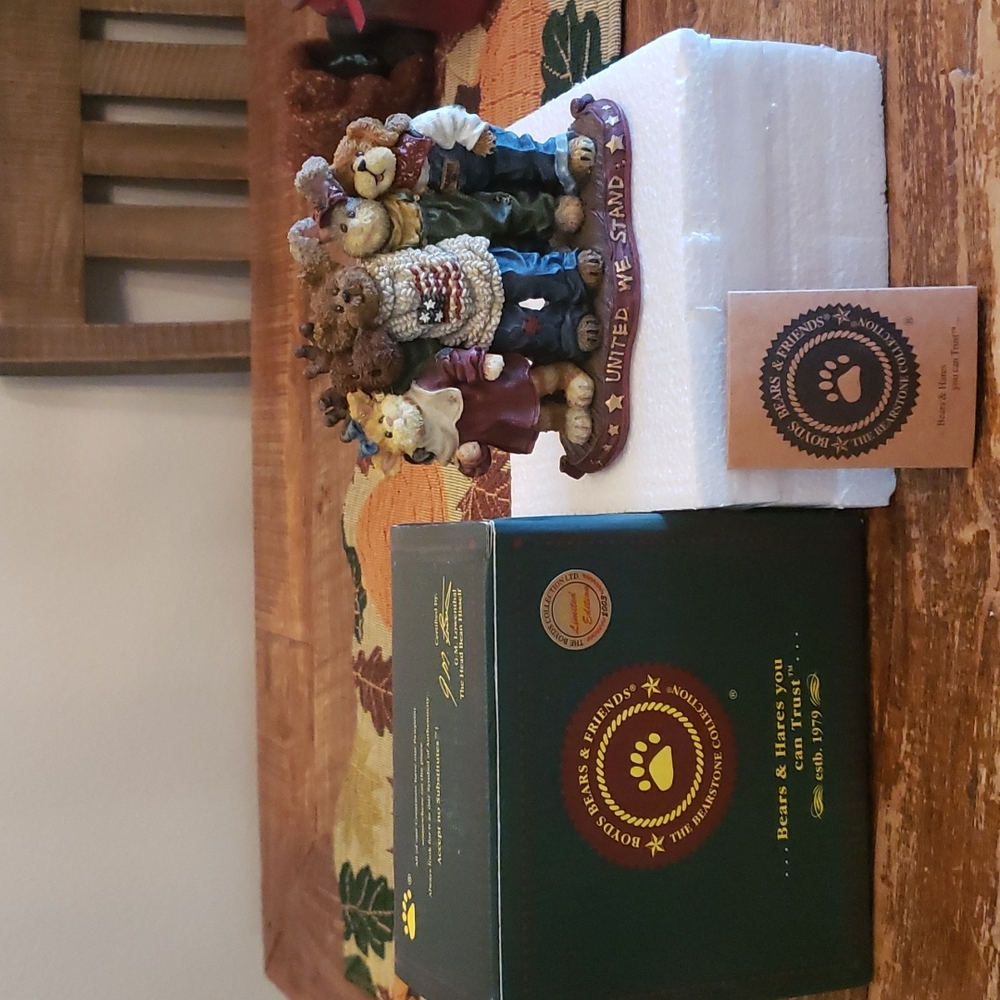 Boyd's Bear figurine